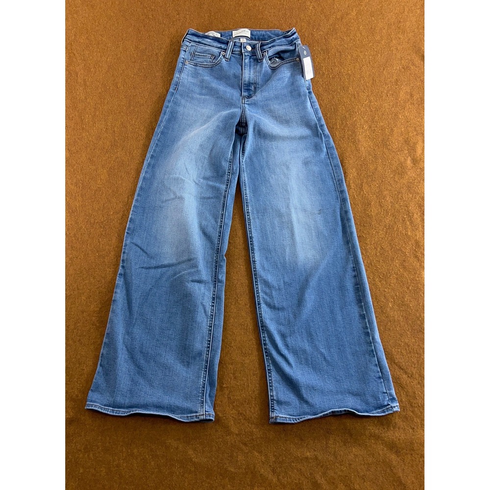 Universal Thread Womens 6R Blue High Rise Everyday Wide Leg Jeans NWT *Flaw